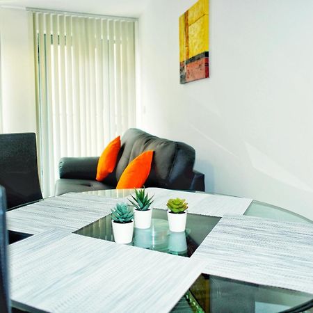 2 Bed Ensuite With Balcony And Free Onsite Secure Parking 맨체스터 외부 사진