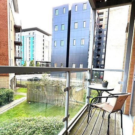 2 Bed Ensuite With Balcony And Free Onsite Secure Parking 맨체스터 외부 사진