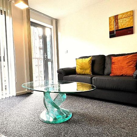 2 Bed Ensuite With Balcony And Free Onsite Secure Parking 맨체스터 외부 사진